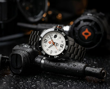 GX-Diver's 44mm Black Full Lume