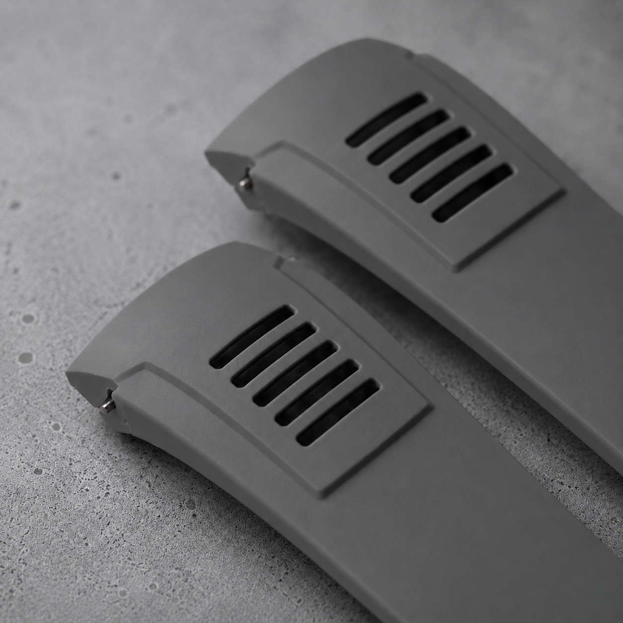 Form-fit Silicone | Gray/Black | 23mm