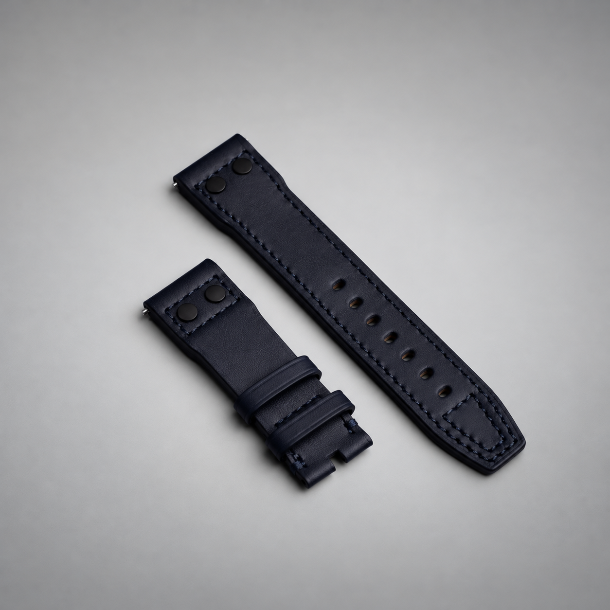 Pilot's Barenia Grain Leather | 22mm | Black stitching with black rivets