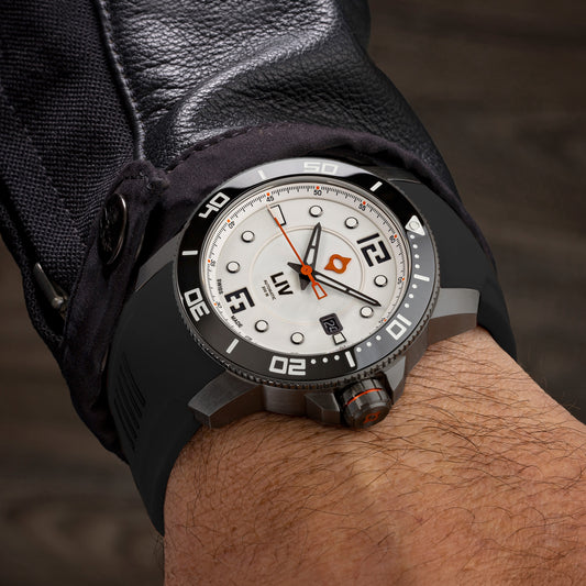 GX-Diver's 41mm Black Full Lume