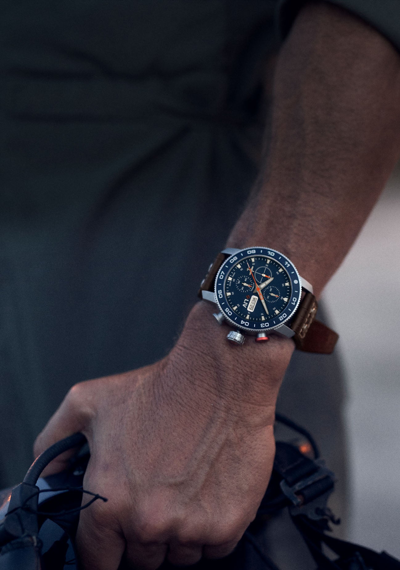 p51-blue-nose-wrist-mobile.jpg
