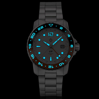 Trekker GMT Day/Night Ceramic // Summit White