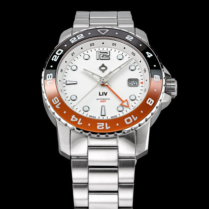 Trekker GMT Day/Night Ceramic // Summit White