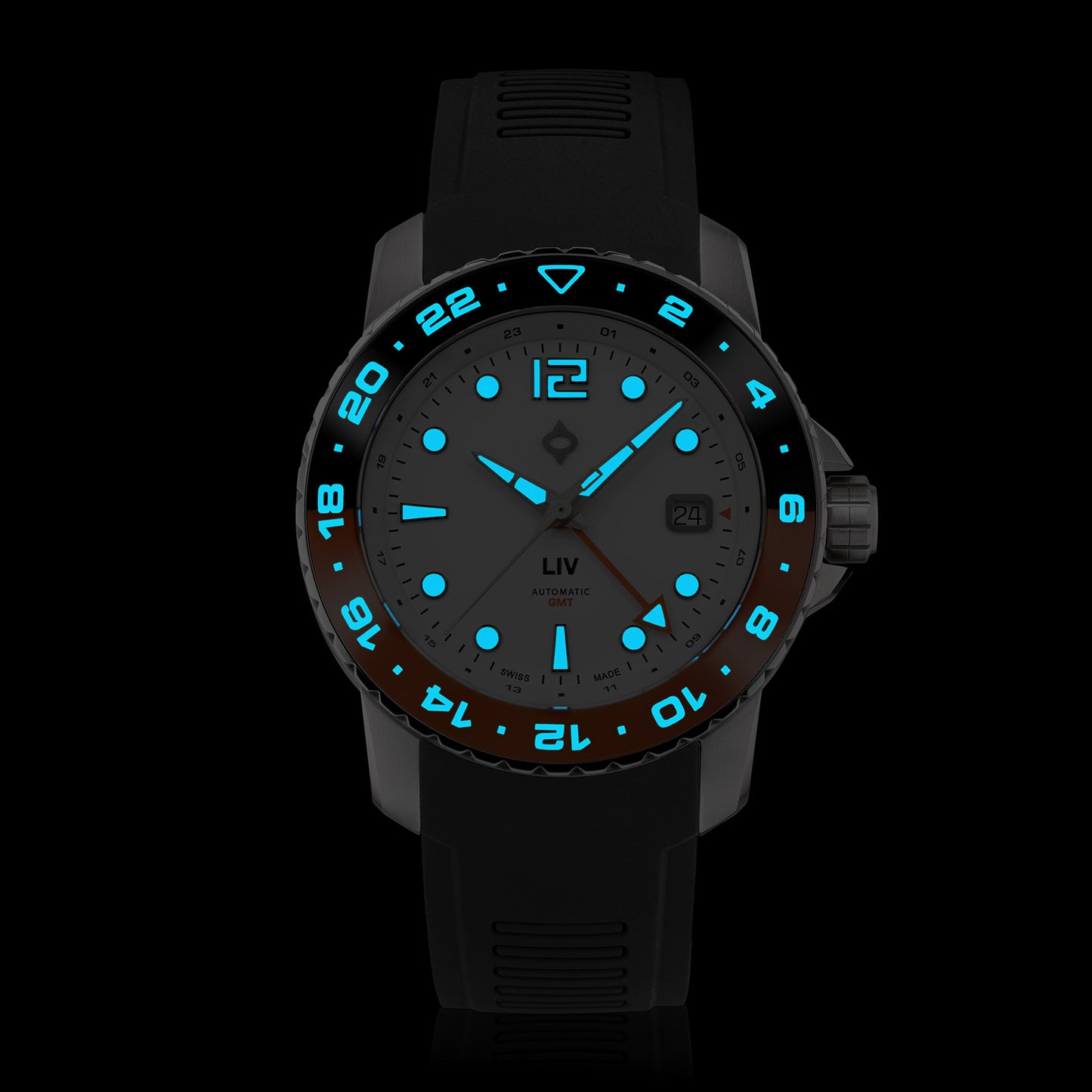 Trekker GMT Day/Night Ceramic // Summit White