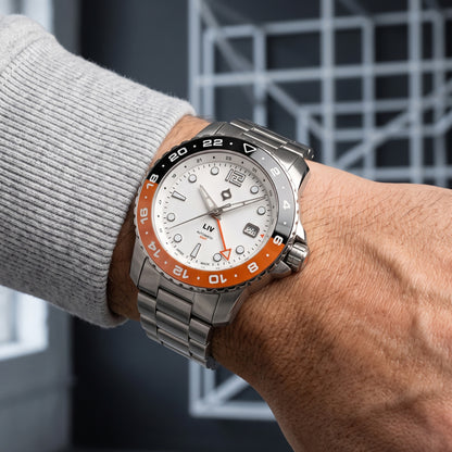 Trekker GMT Day/Night Ceramic // Summit White