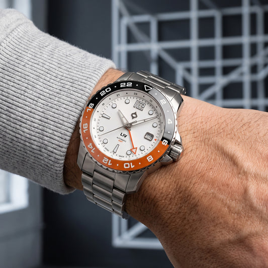 Trekker GMT Day/Night Ceramic // Summit White